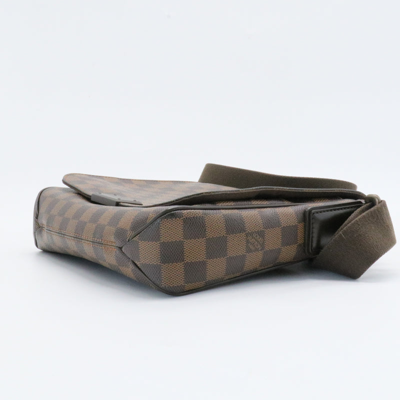 District Messenger Bag Damier PM