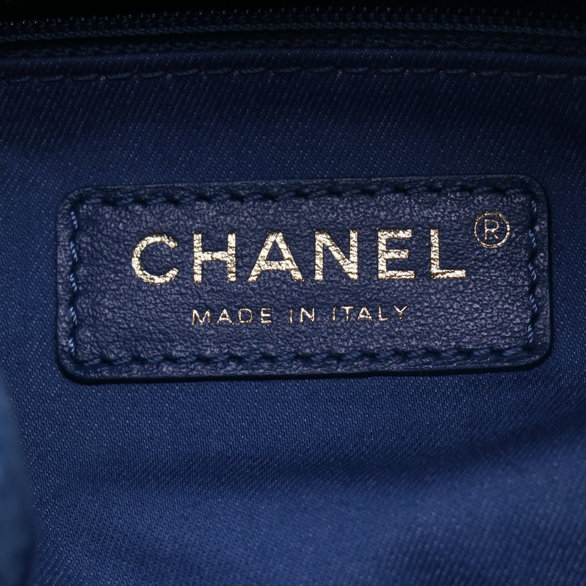 Chanel Denim Mood Maxi Hobo twins B21818