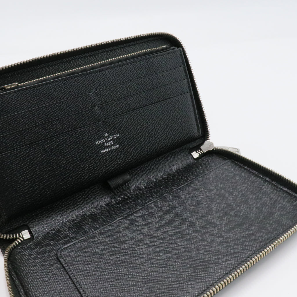 Damier Graphite Pattern Zippy Organizer Wallet