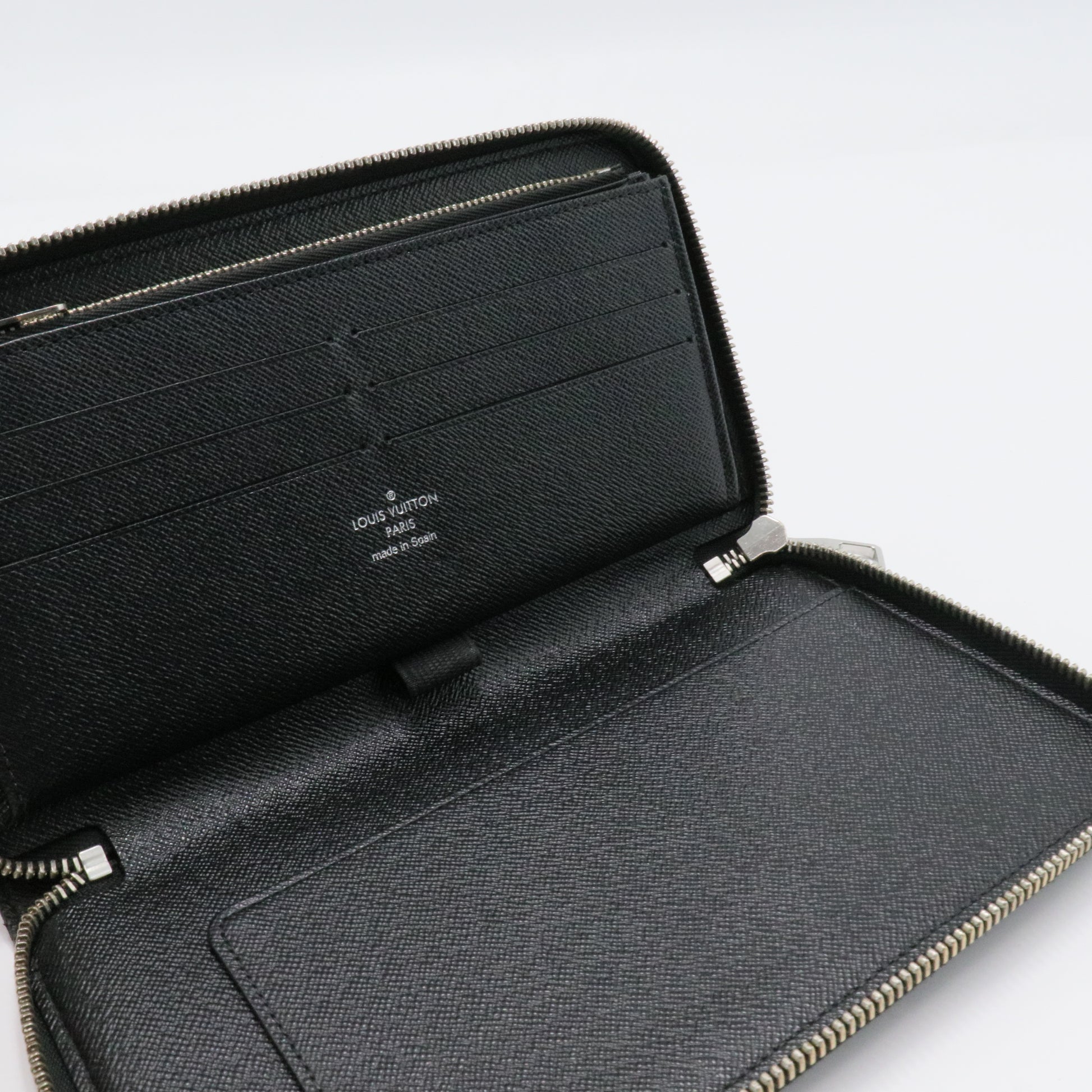 Damier Graphite Pattern Zippy Organizer Wallet