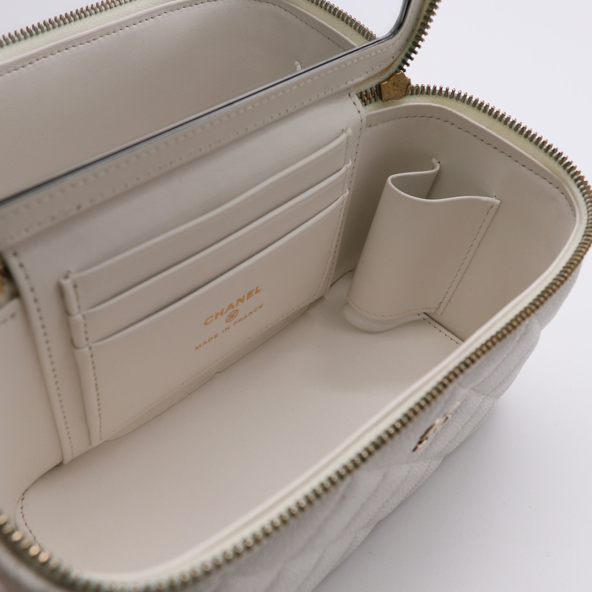 Coco Vanity Case with Chain Quilted Caviar Small Twins LDZ367