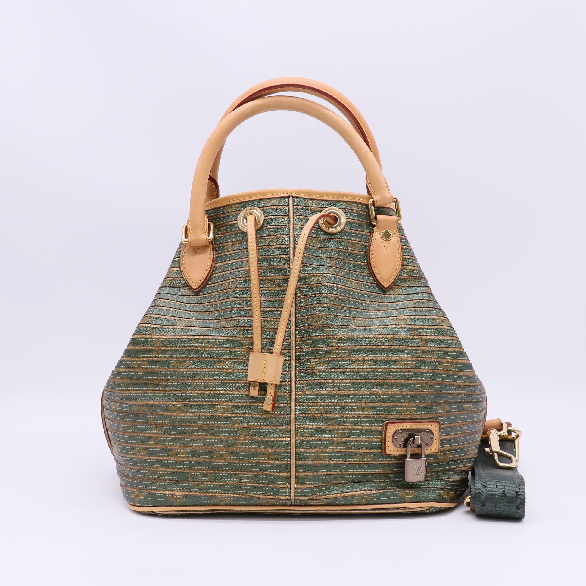 LV Monogram Eden B23879