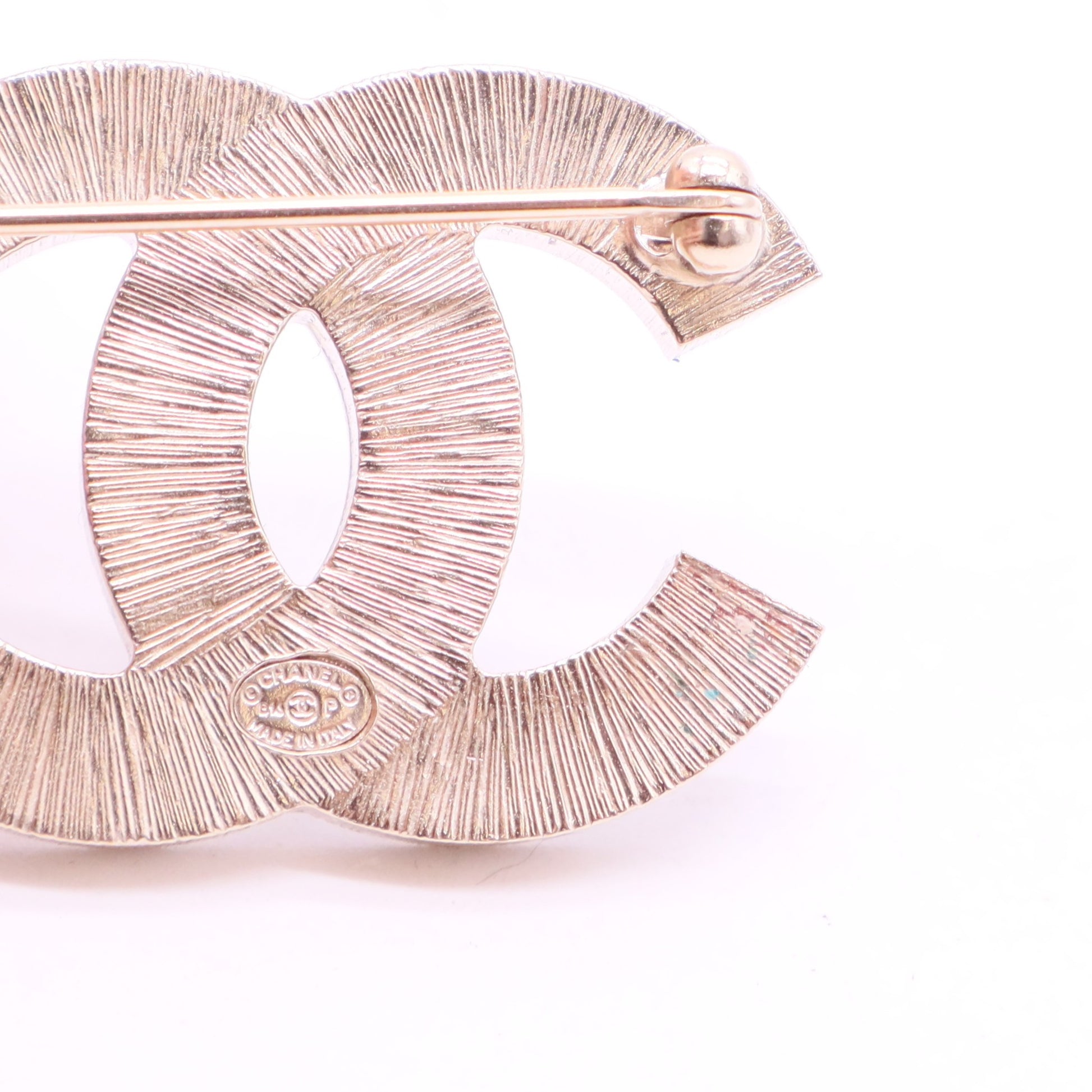 Silver/Gold Quilted CC Brooch Pin