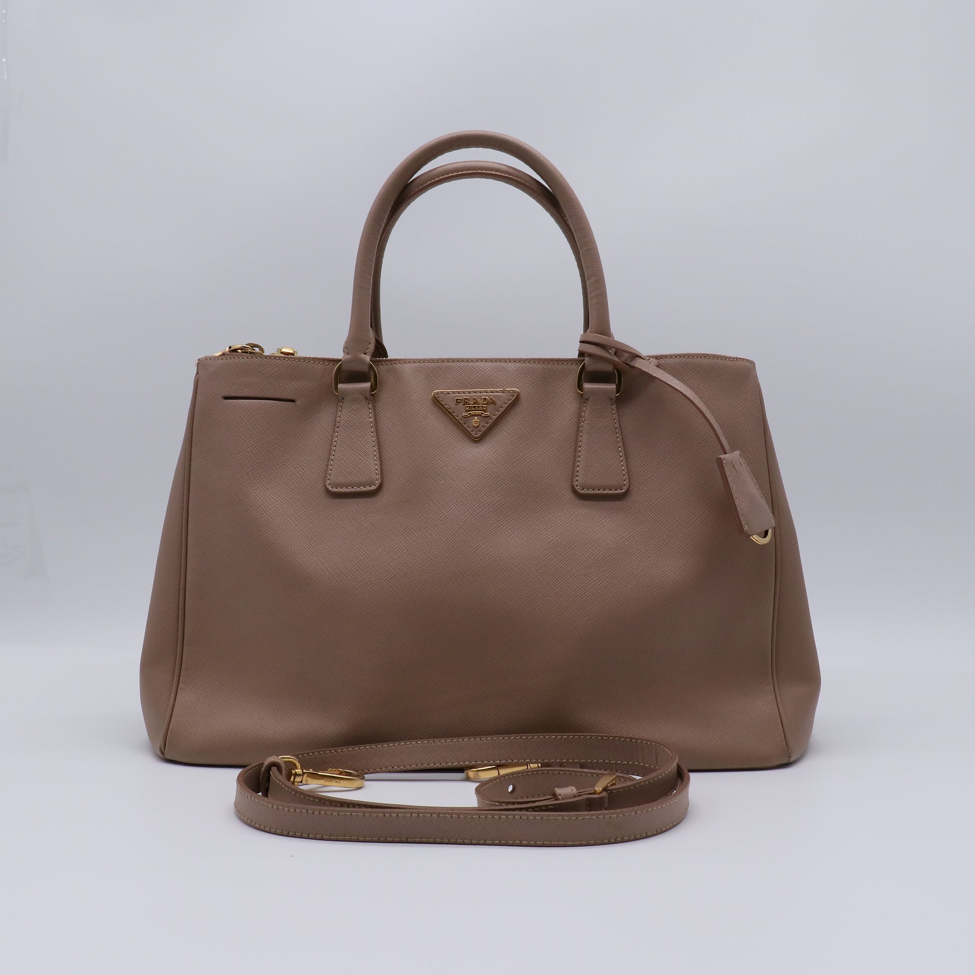 Saffiano  Medium Galleria Double Zip ToteB21481