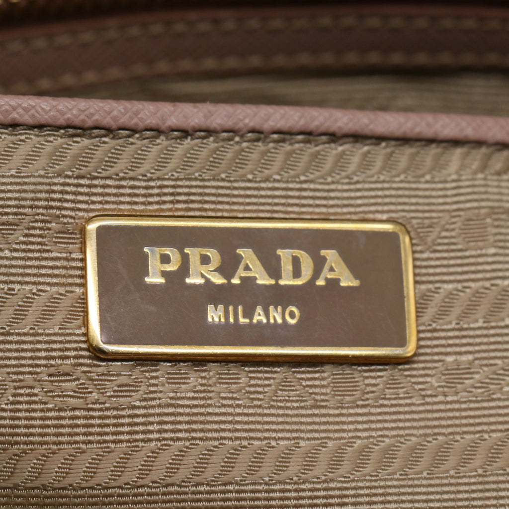 Saffiano  Medium Galleria Double Zip ToteB21481