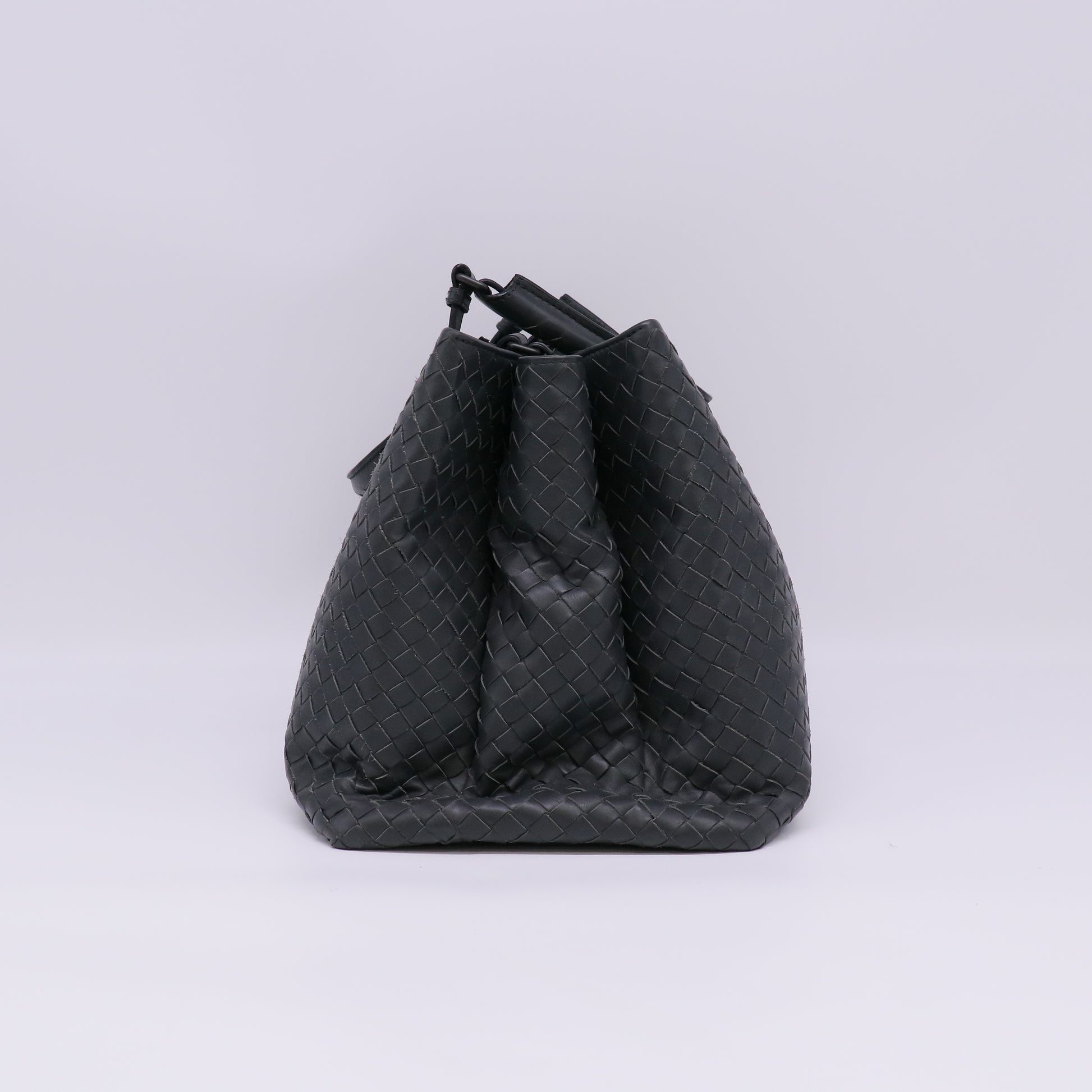Roma Bag Intrecciato Nappa Medium B23908