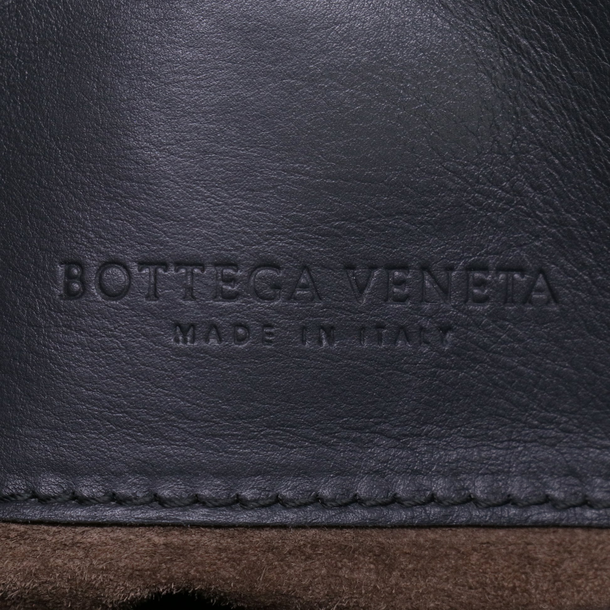 Roma Bag Intrecciato Nappa Medium B23908