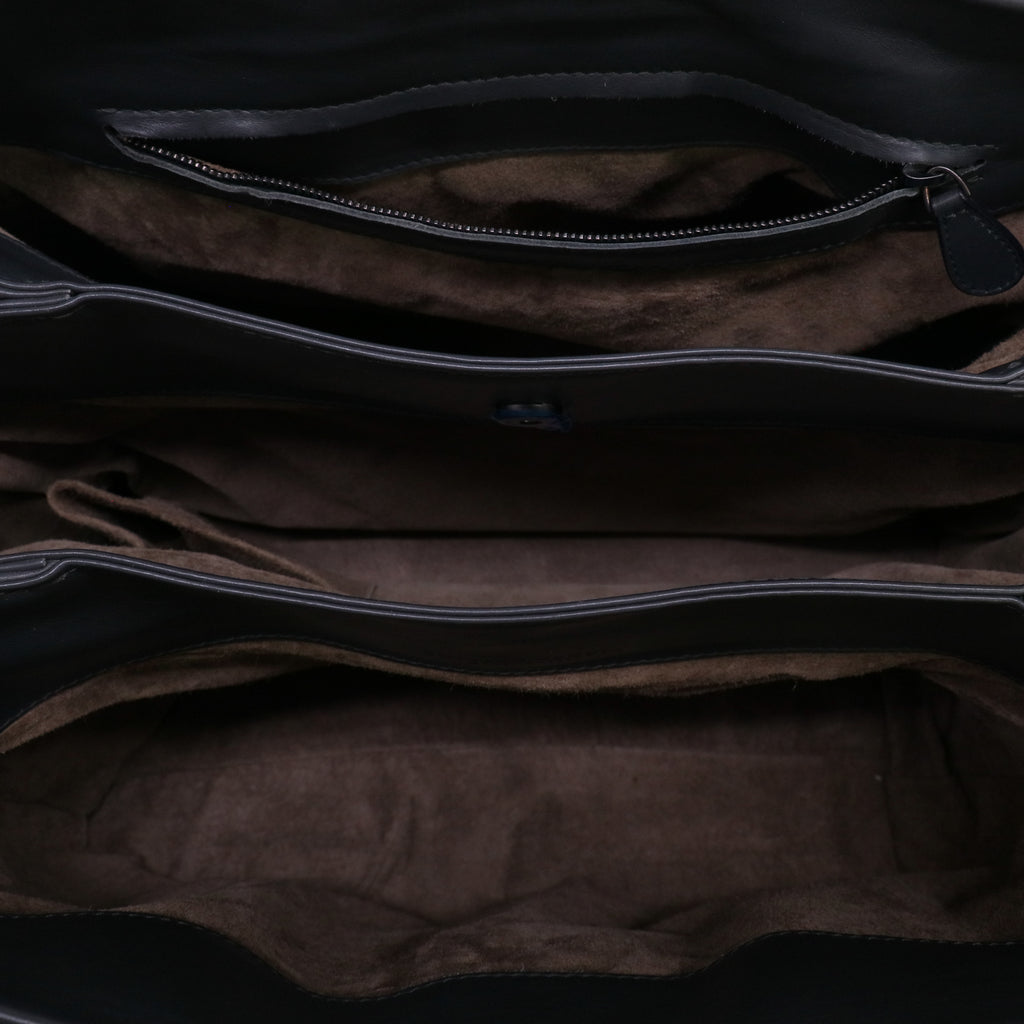 Roma Bag Intrecciato Nappa Medium B23908