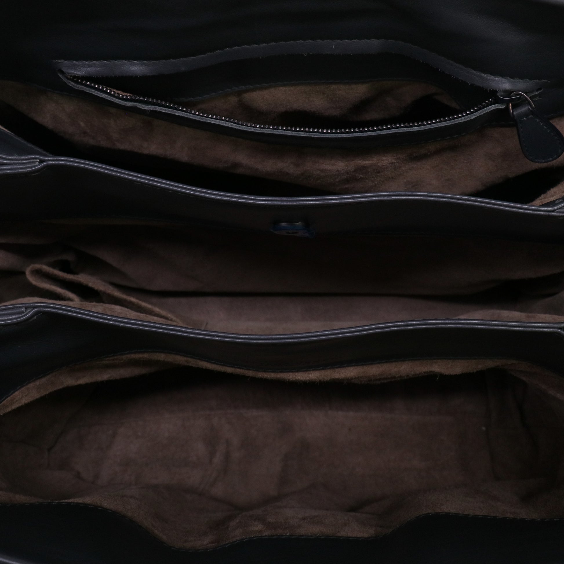 Roma Bag Intrecciato Nappa Medium B23908