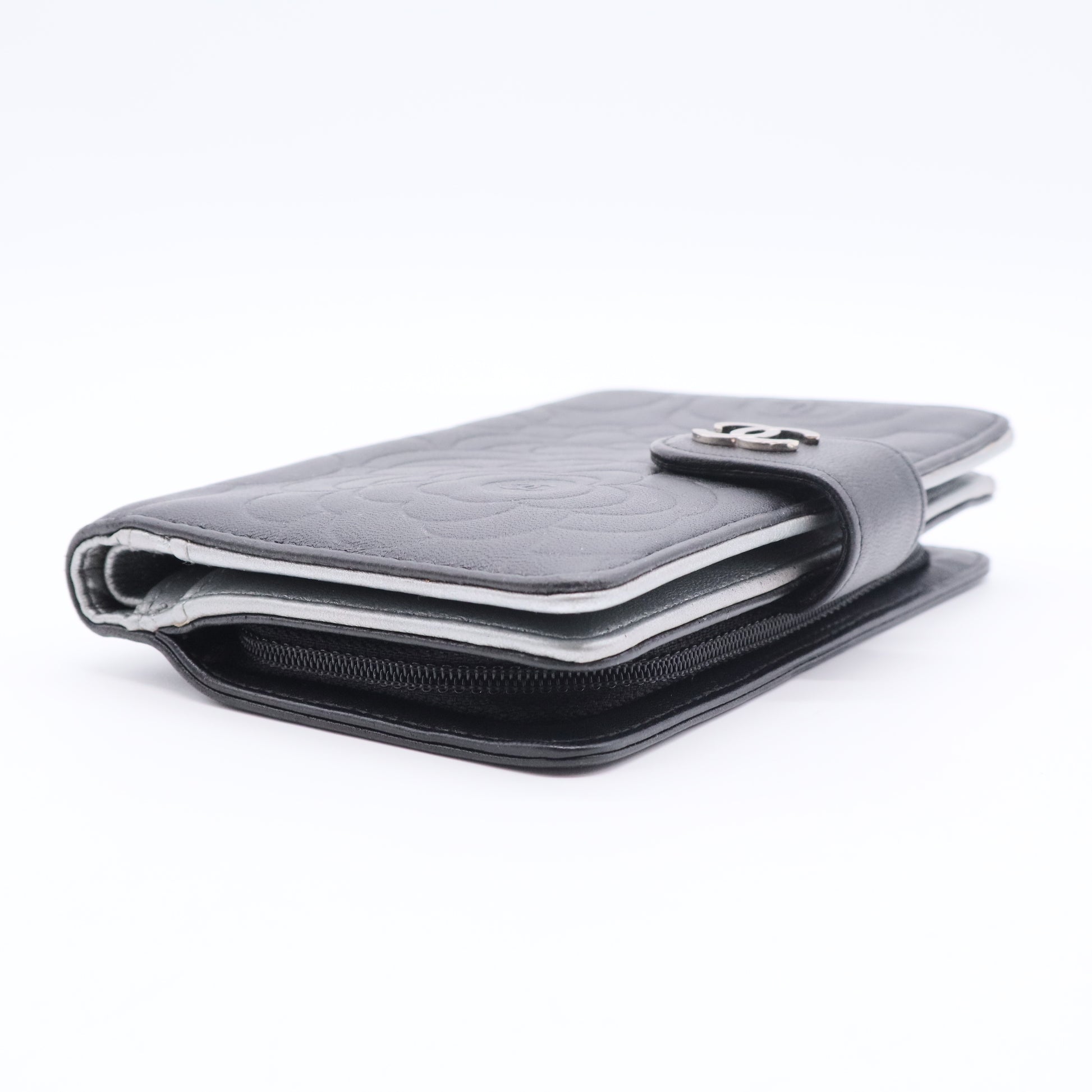 Lambskin Camellia Embossed Zipped Pocket Wallet Black For Gisel