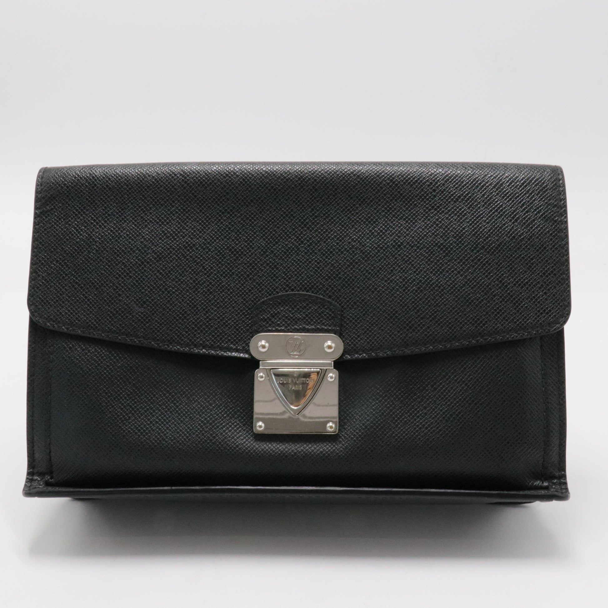 Belaia Clutch Taiga Leather
