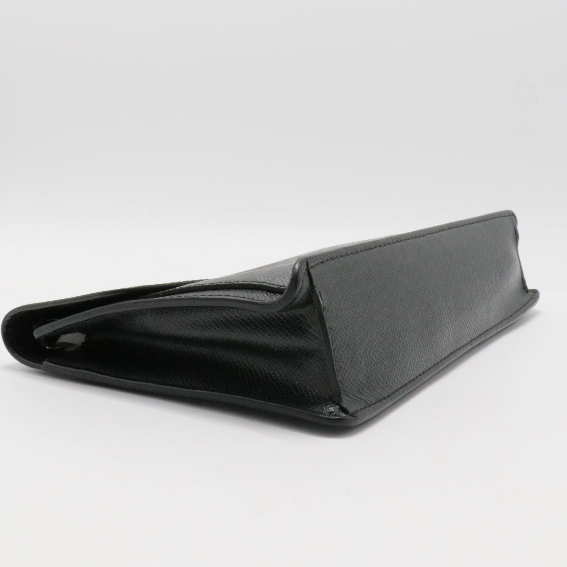 Belaia Clutch Taiga Leather