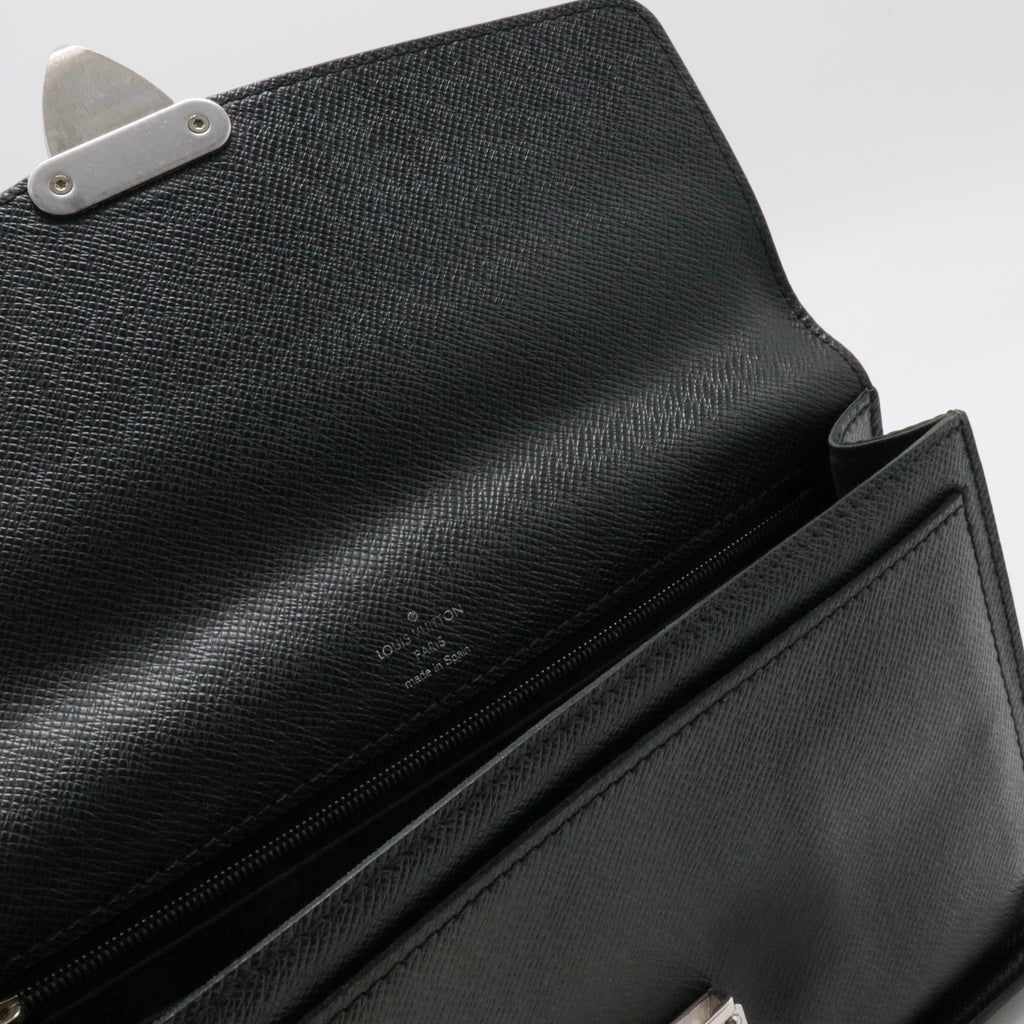 Belaia Clutch Taiga Leather