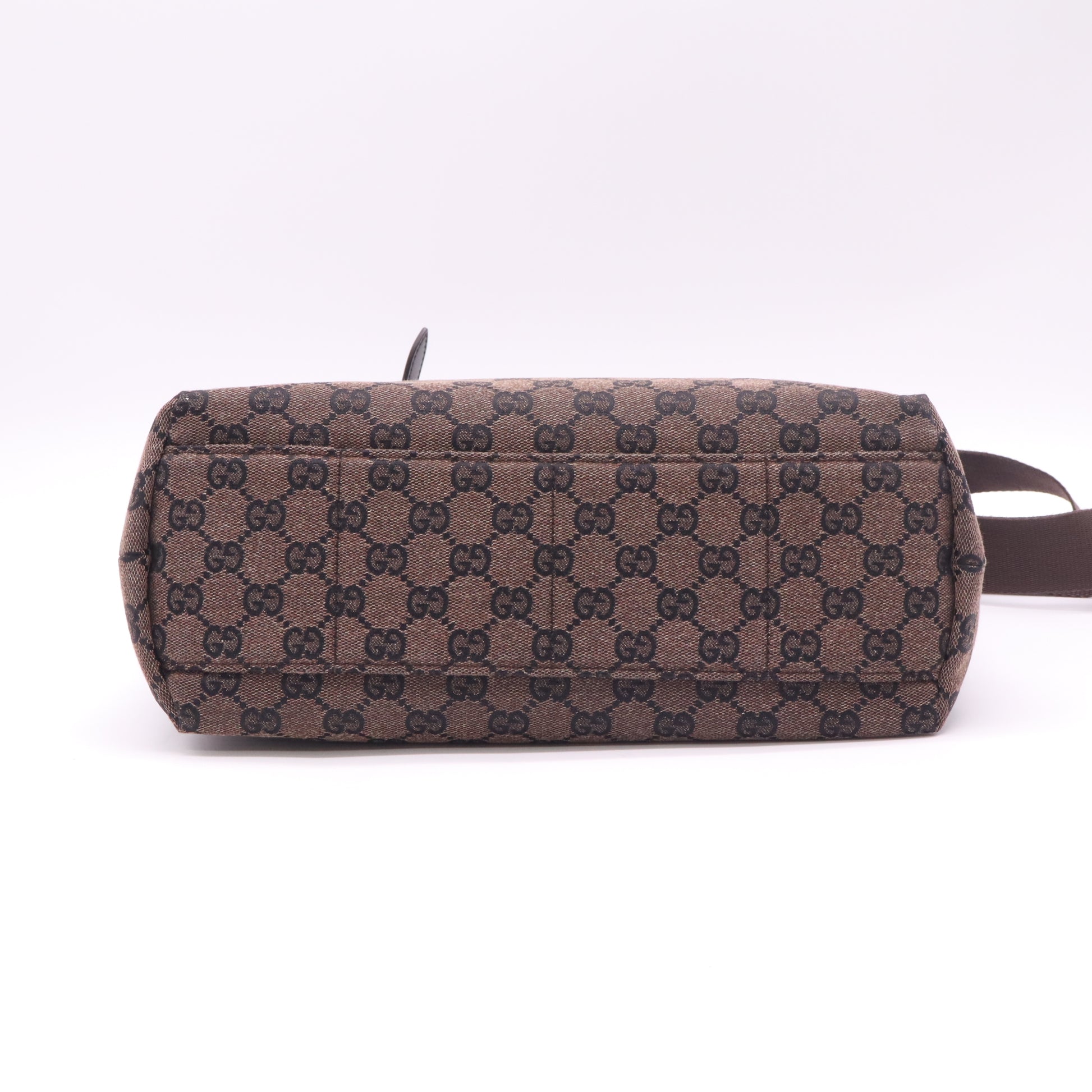 Gucci GG Canvas Flap Messenger Bag B23330