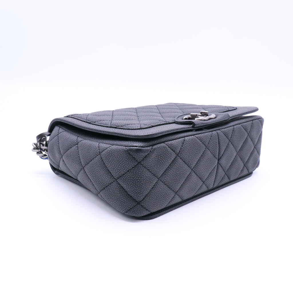 Washed Caviar Quilted Medium Turn Around Ligne Flap Twins LDJ4085