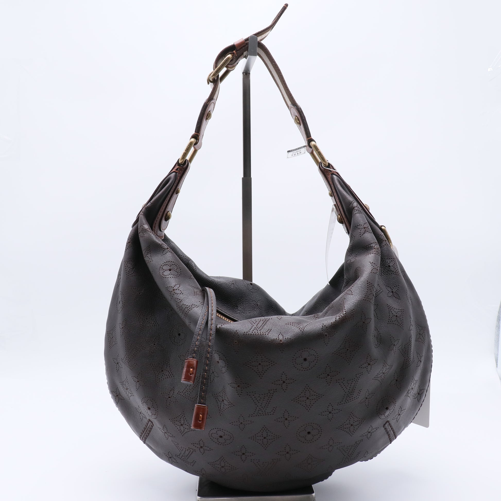 Louis Vuitton Onatah GM Mahina Leather Hobo Bag twins B22022