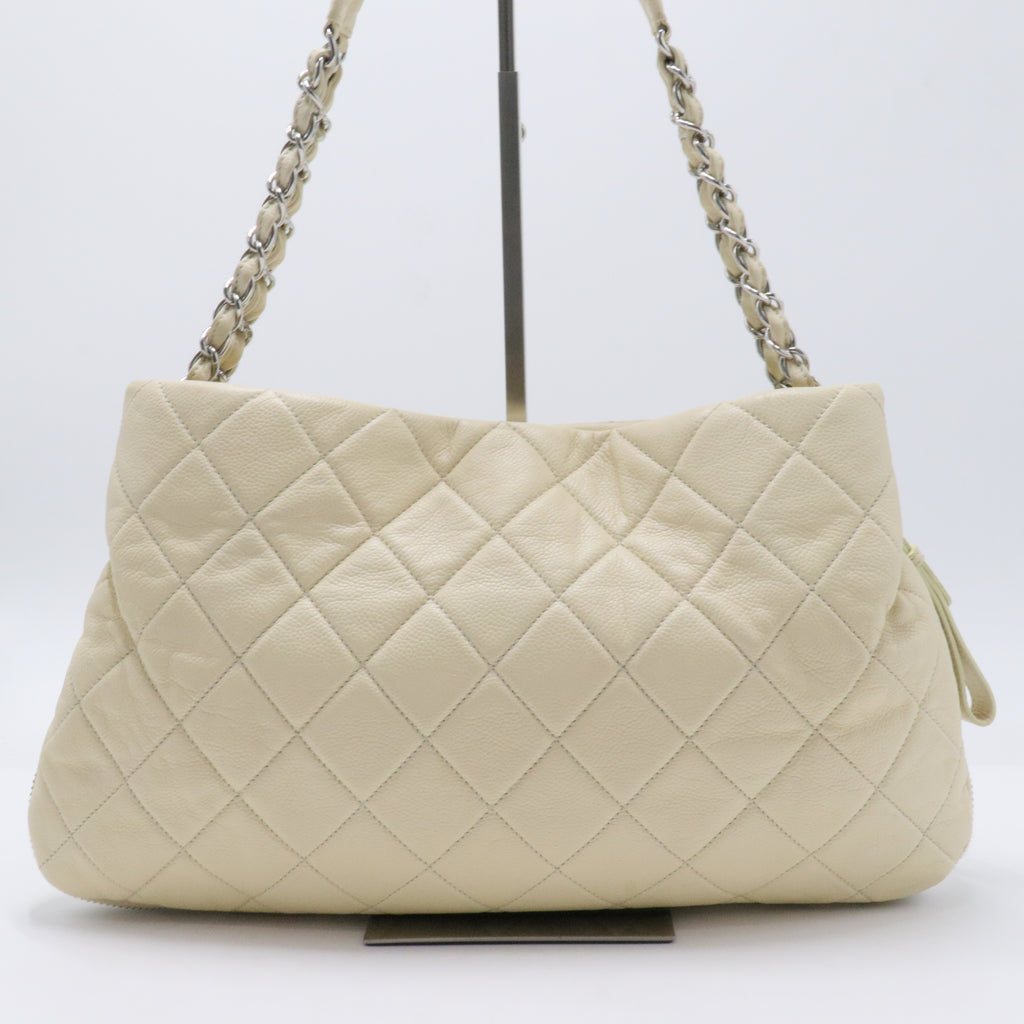 Timeless CC Expandable Tote Quilted Caviar Medium