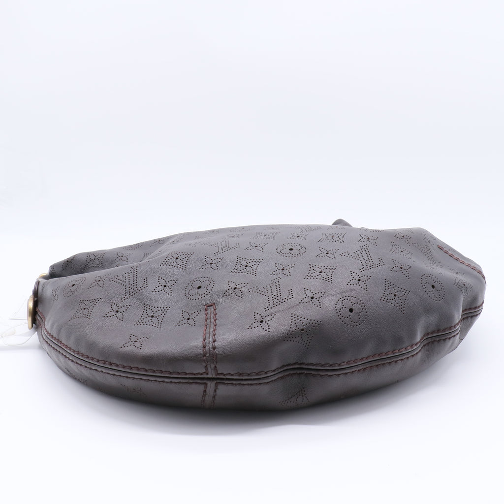 Louis Vuitton Onatah GM Mahina Leather Hobo Bag twins B22022