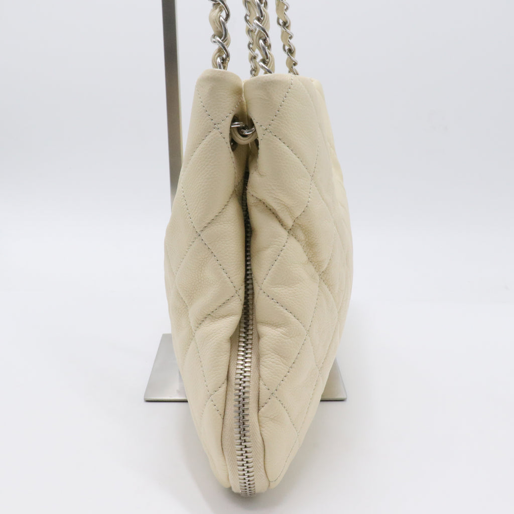 Timeless CC Expandable Tote Quilted Caviar Medium