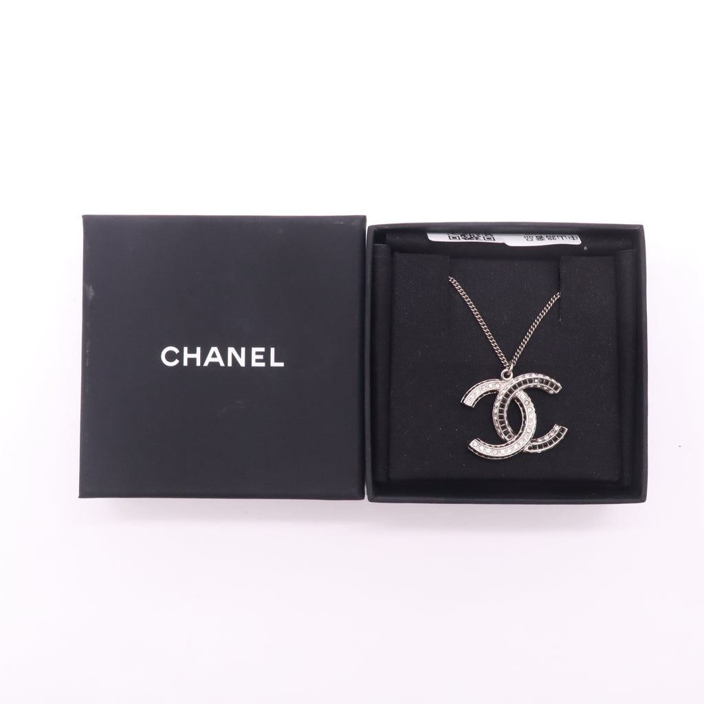 Chanel Baguette Crystal Large CC Necklace Silver Black twins LDZ414