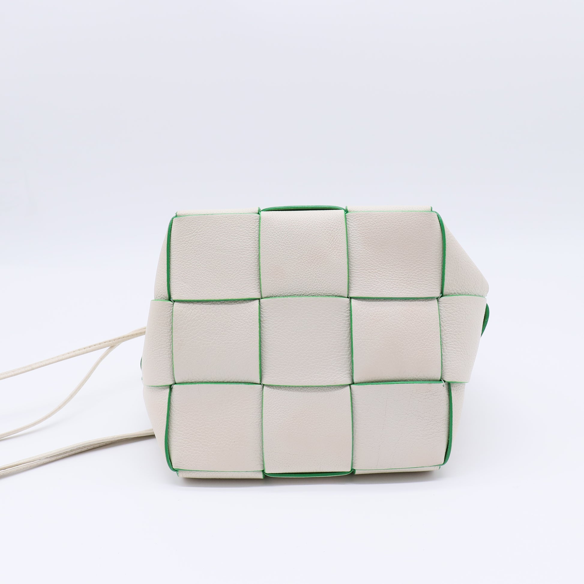 Bottega Veneta Cassette Small Bucket Bag (Edge Paint)  B22056