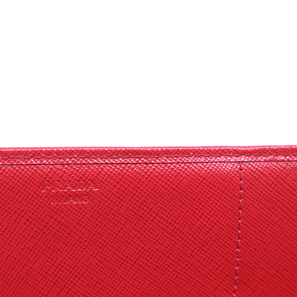 Cartera larga de cuero rojo saffiano W20646