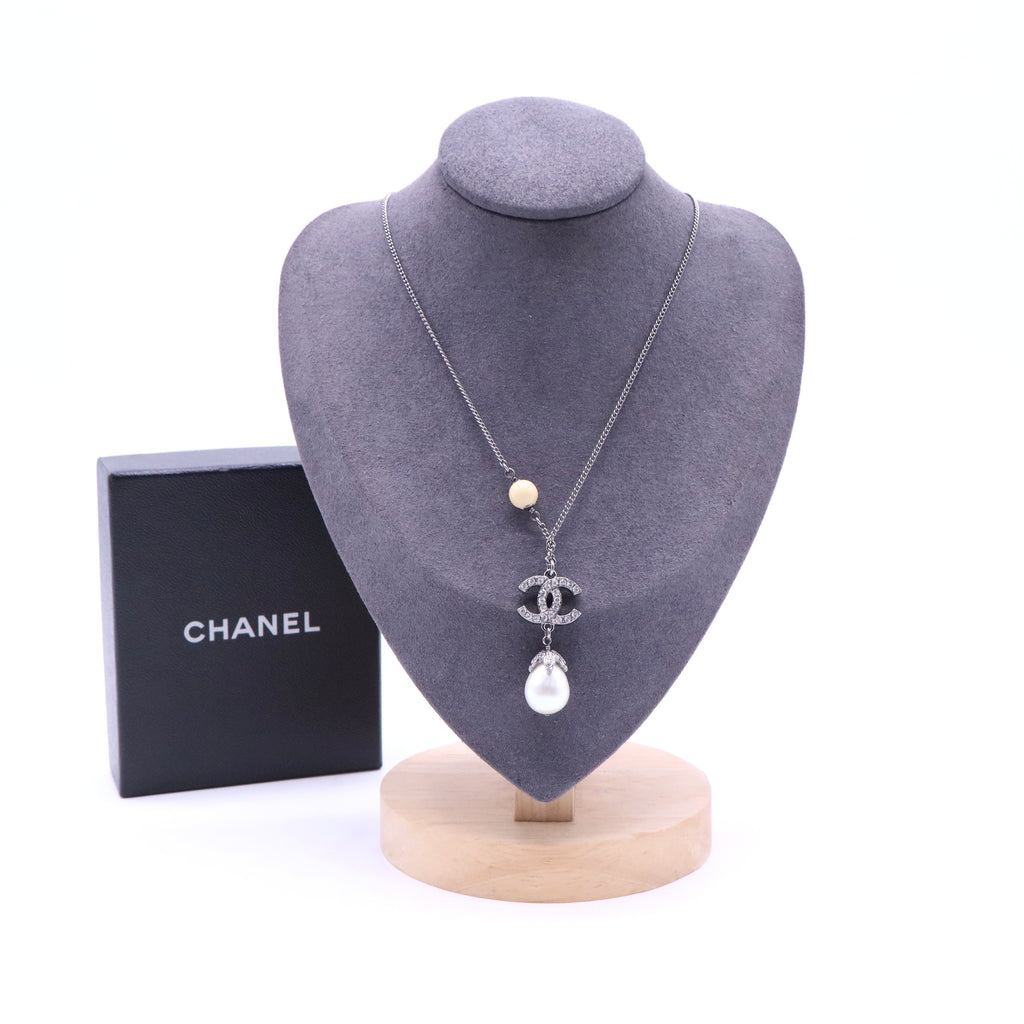 Crystal Pearl CC Necklace Silver W20327