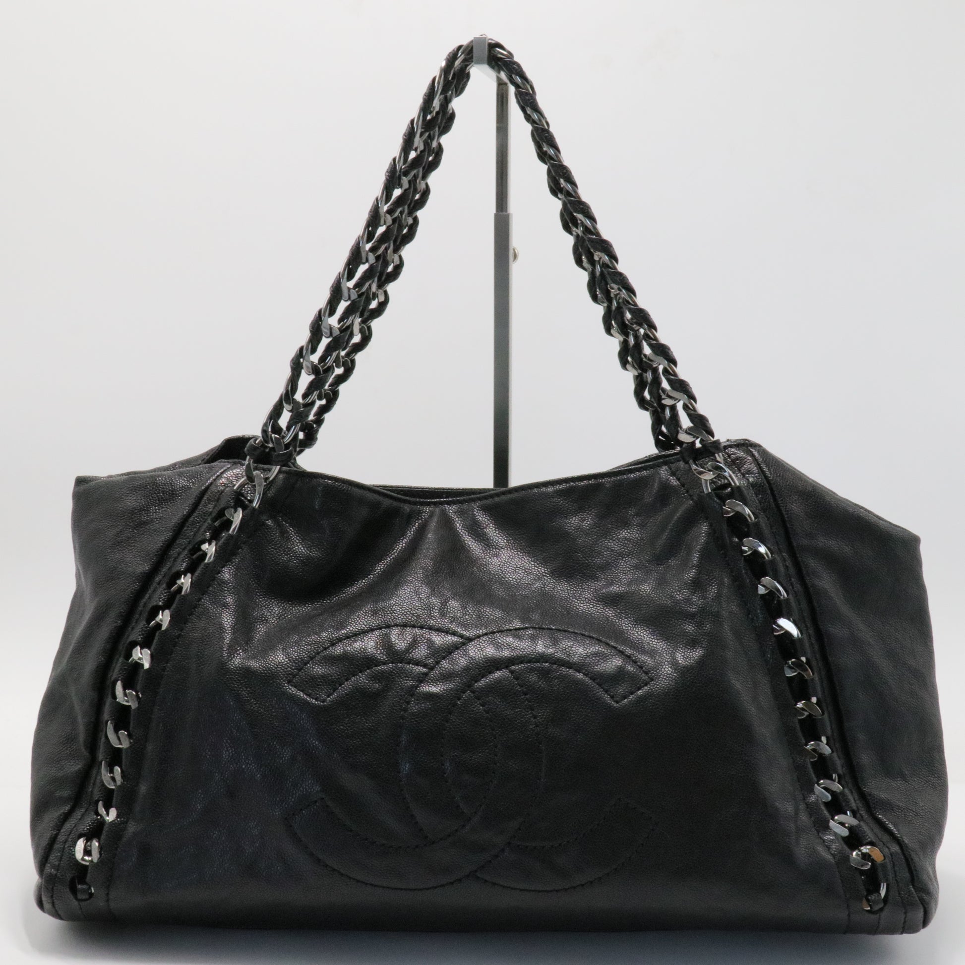 Modern Chain Tote Caviar East West