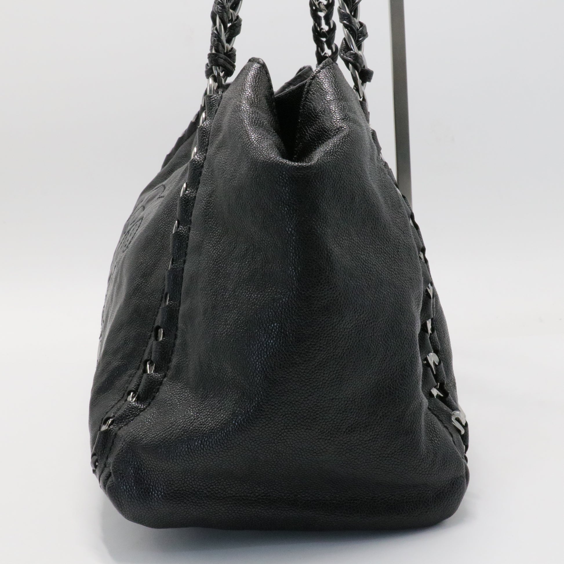 Modern Chain Tote Caviar East West