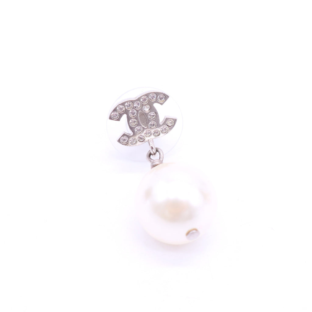 CC Jewelry in White Pearl W20321
