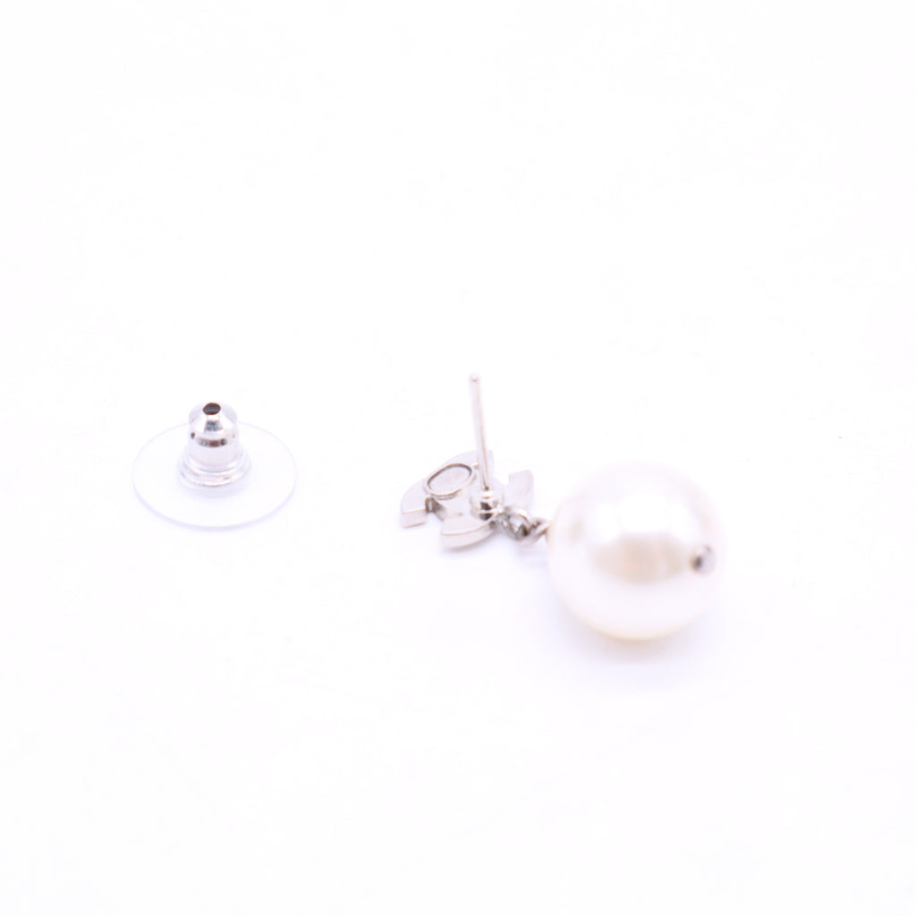 CC Jewelry in White Pearl W20321