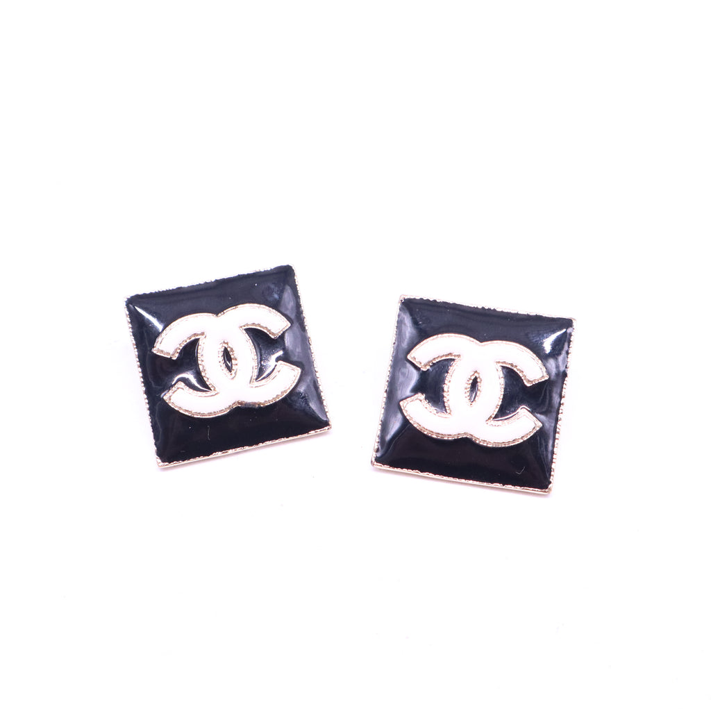 Enamel CC Square Earrings Black White W20831