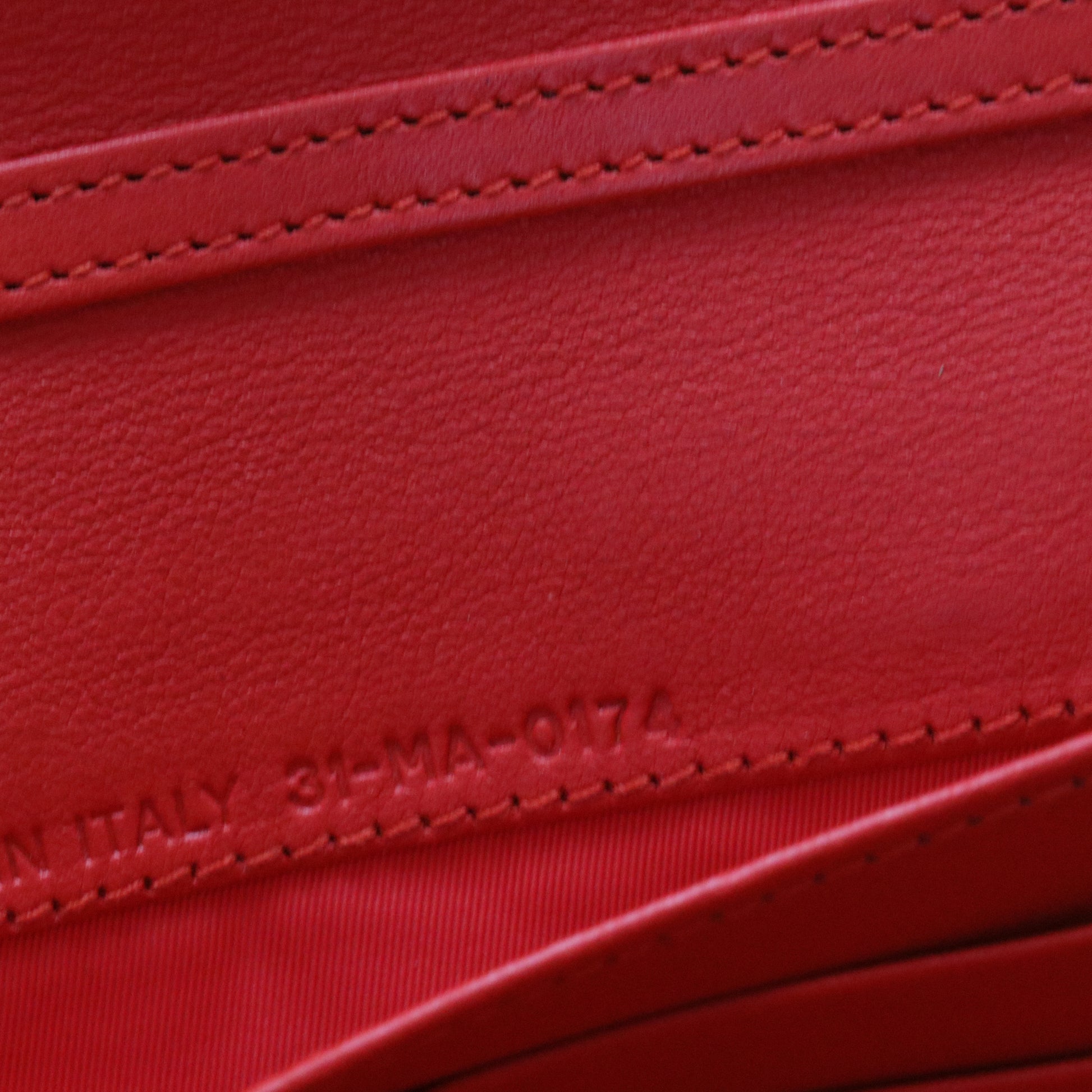 Turnlock Wallet on Chain Leather