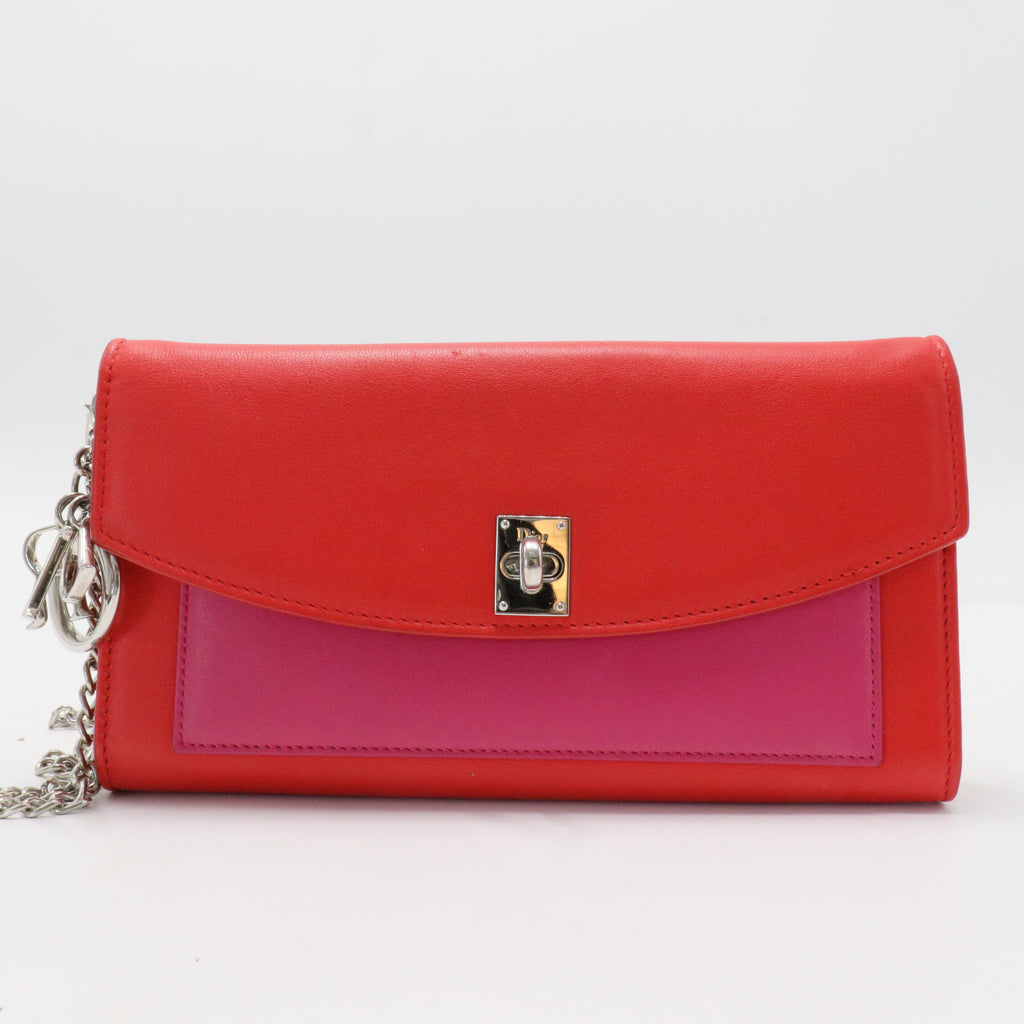 Turnlock Wallet on Chain Leather