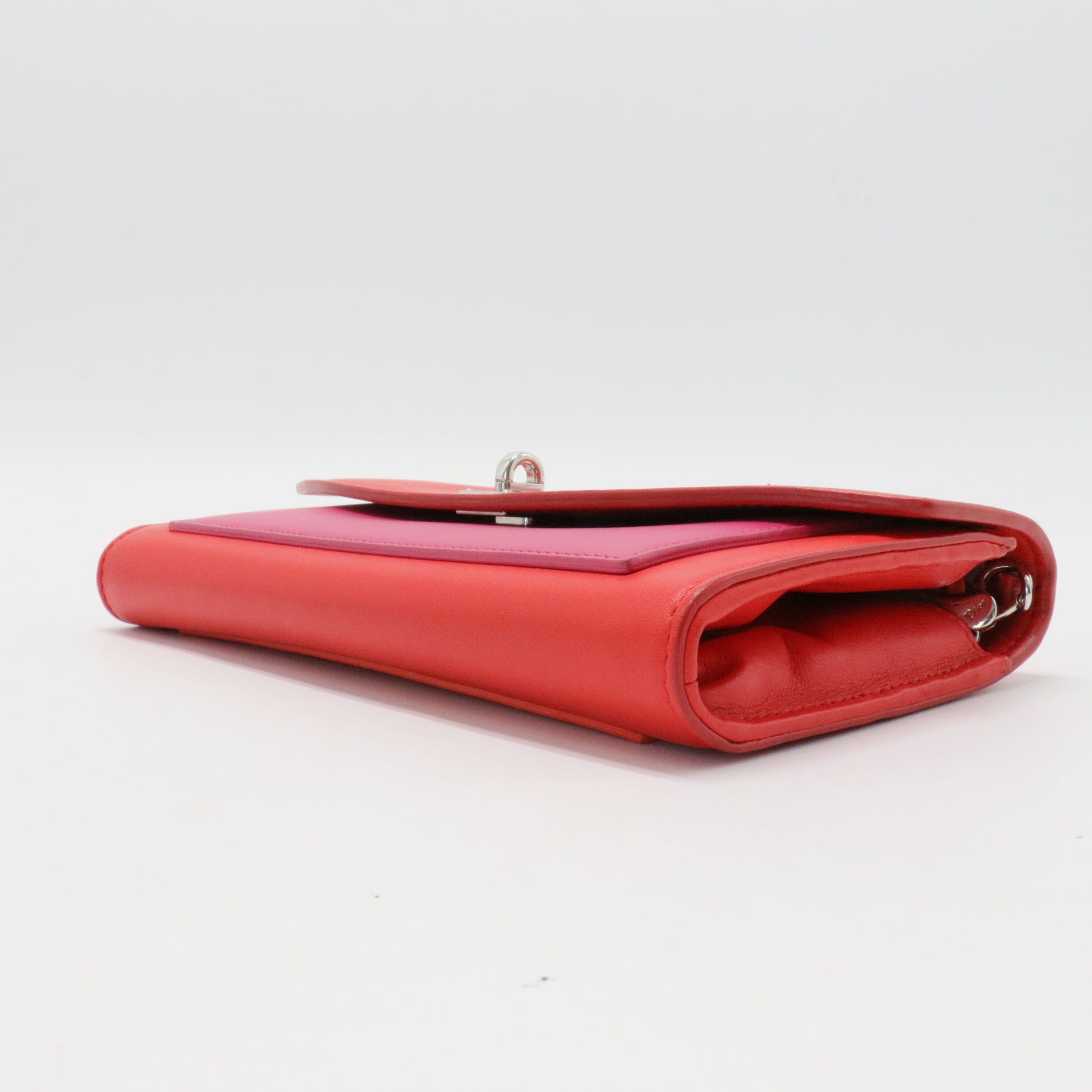 Turnlock Wallet on Chain Leather
