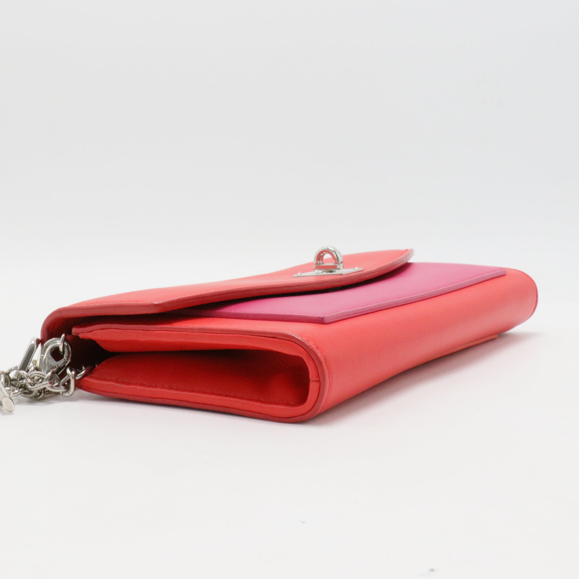Turnlock Wallet on Chain Leather