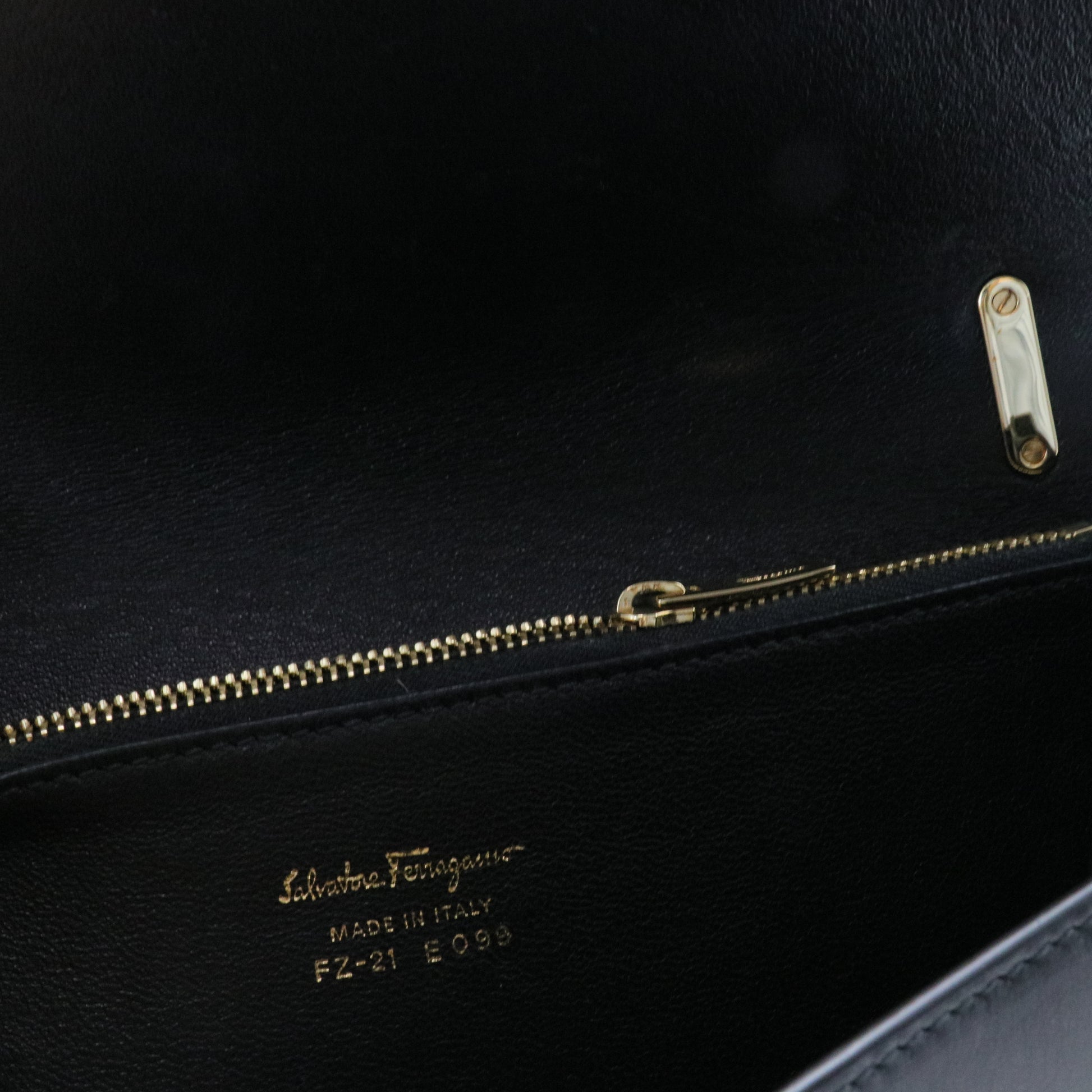 Black Leather Gancio Lock Shoulder Bag
