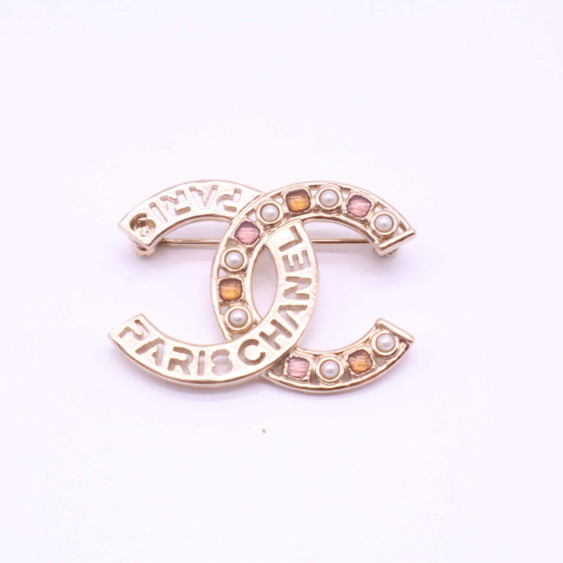 CHANEL BROOCH w21503