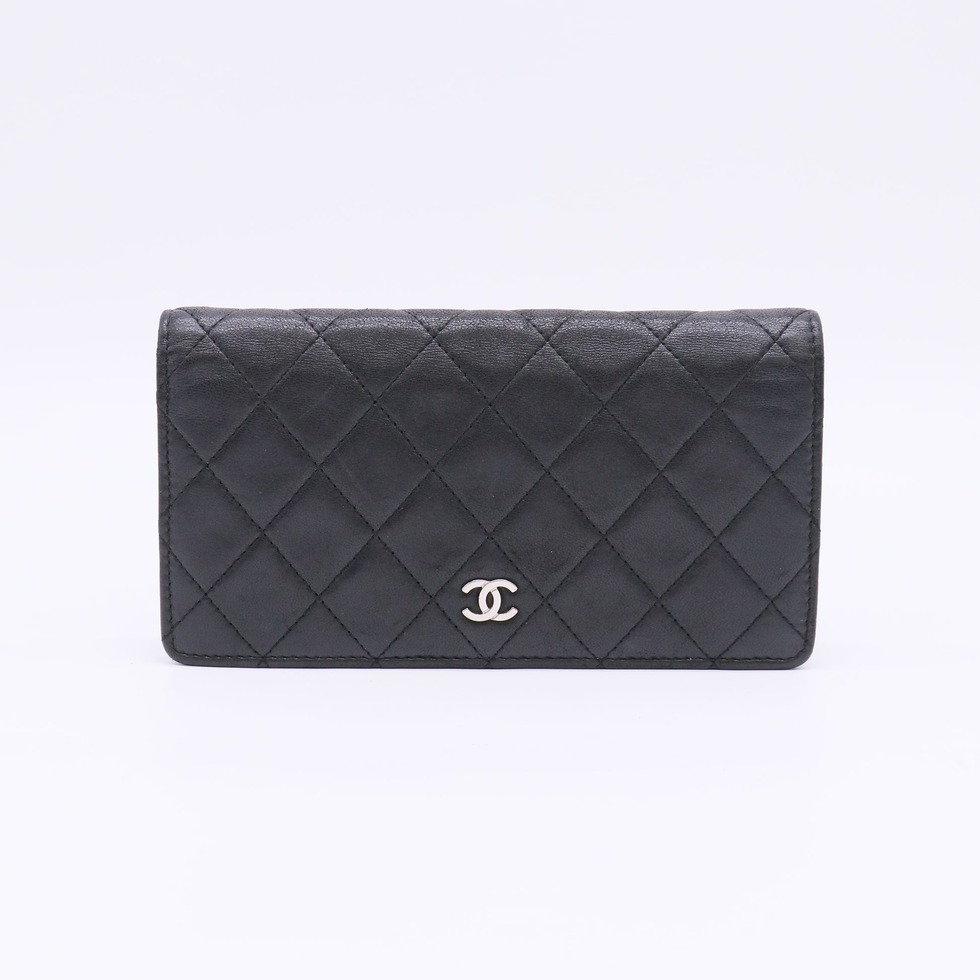 Black Calf Leather Quilted Timeless Bifold Long Wallet W22503