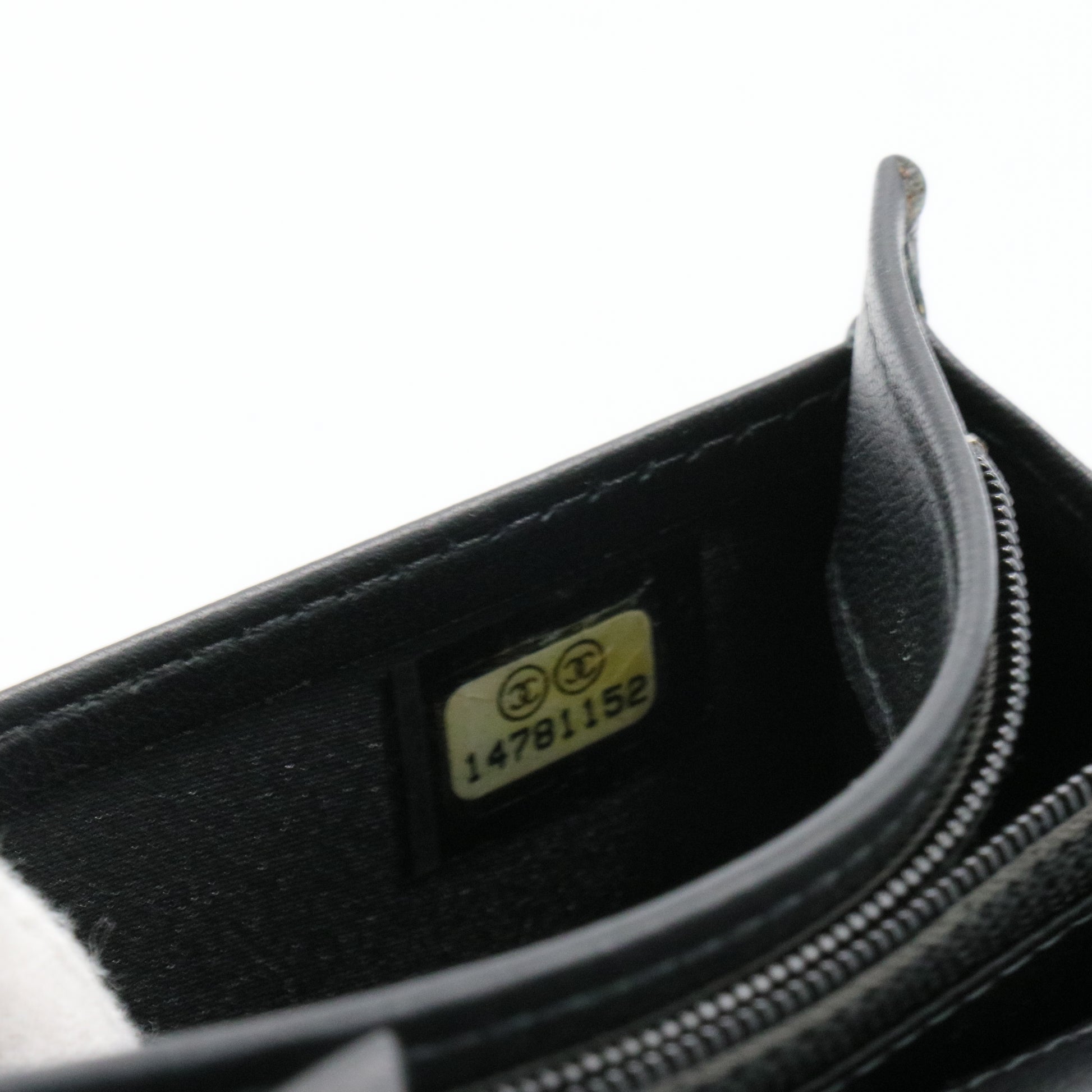 Patent Camellia Embossed Yen Wallet