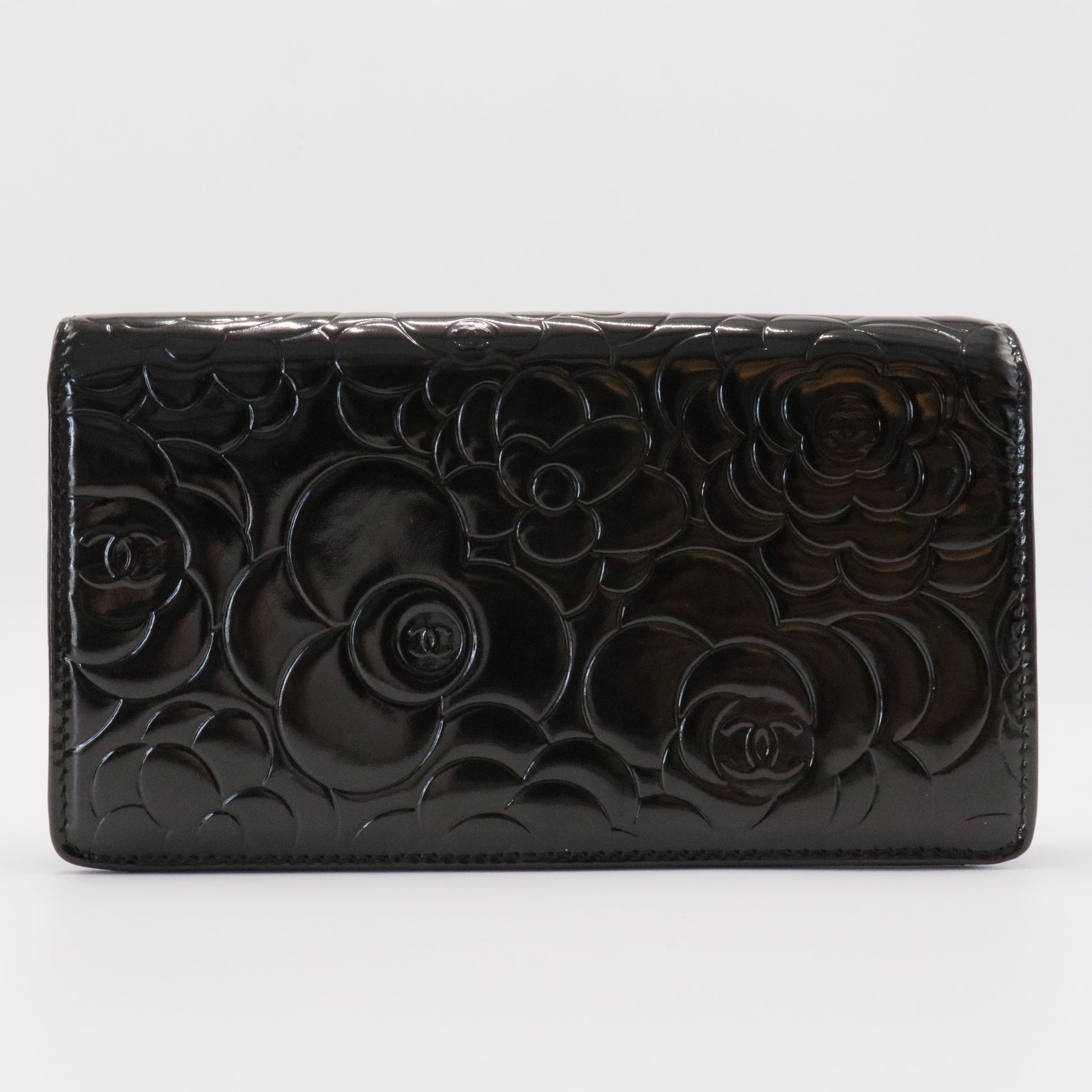 Patent Camellia Embossed Yen Wallet