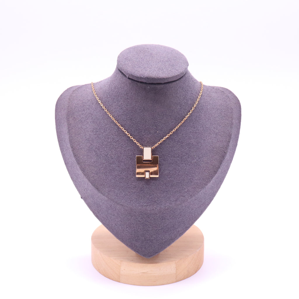 Hermes Eileen H Pendant Necklace W21507