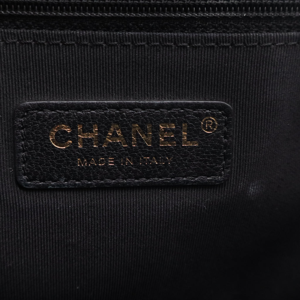 Boy Flap Bag Quilted Caviar New Medium