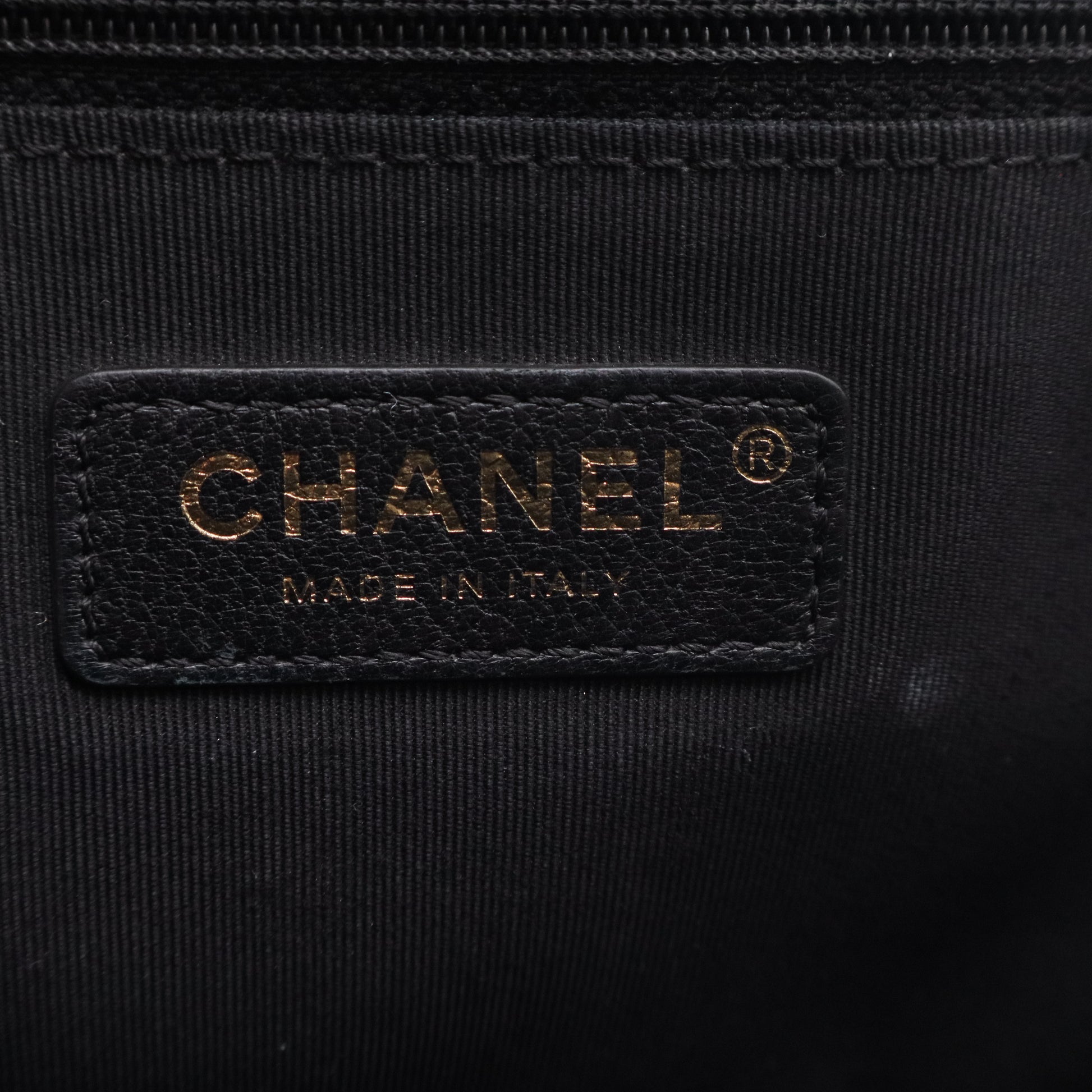 Boy Flap Bag Quilted Caviar New Medium