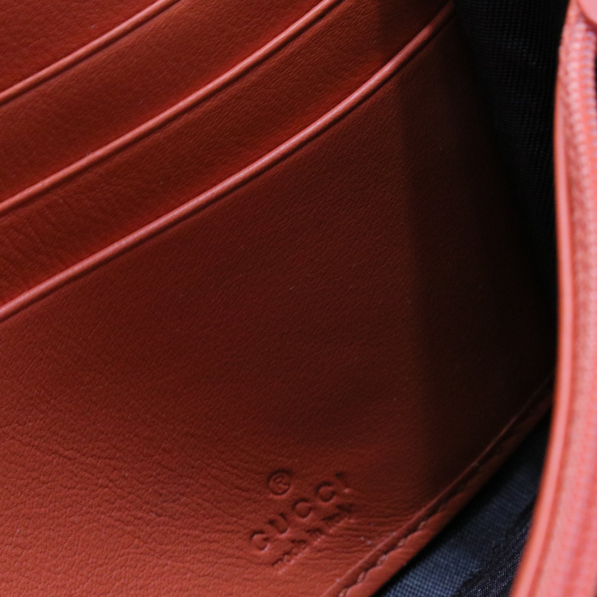 Interlocking G Wallet