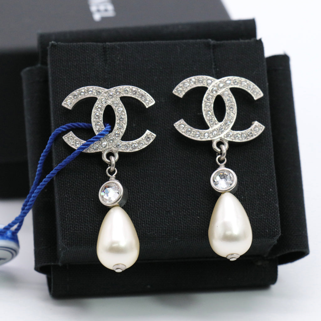 Faux Pearl & Strass CC Drop Earrings Twins