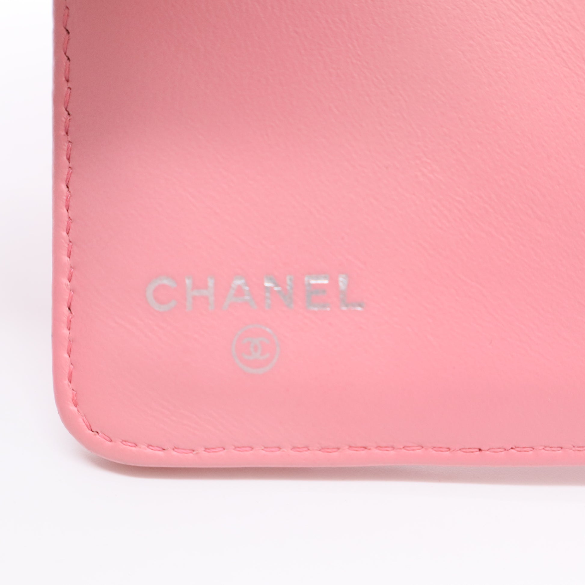 Caviar Quilted Zipped Pocket Wallet Pink