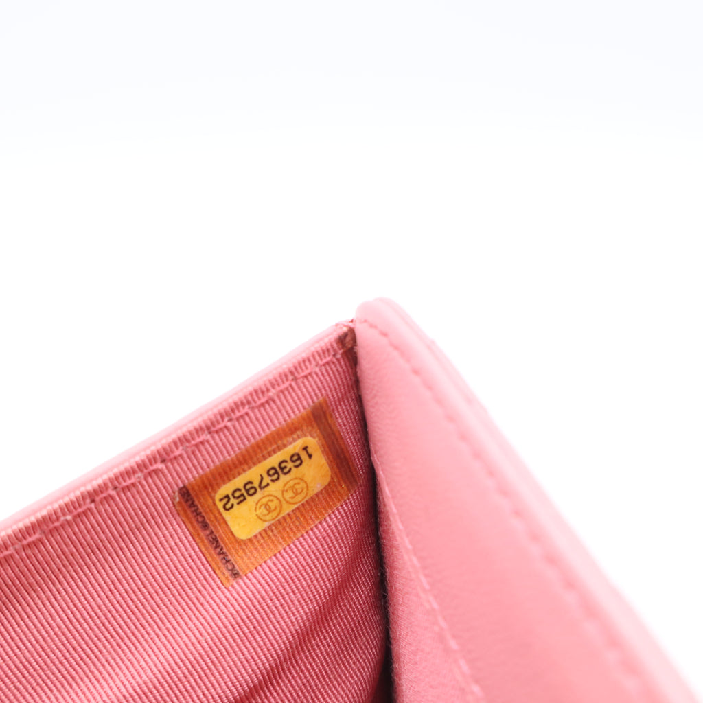 Caviar Quilted Zipped Pocket Wallet Pink