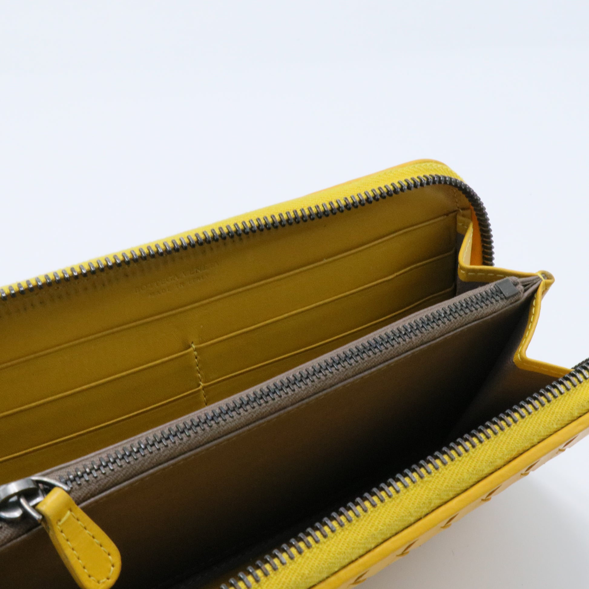 Intrecciato Weave Leather Wallet