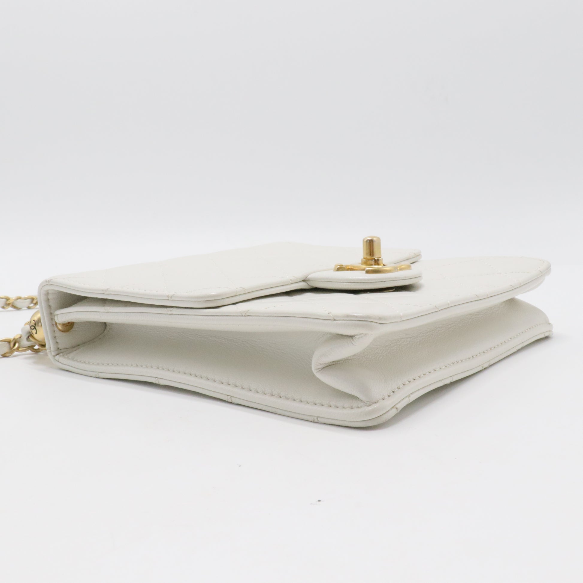 Chic Pearls Flap Bag Quilted Lambskin Mini